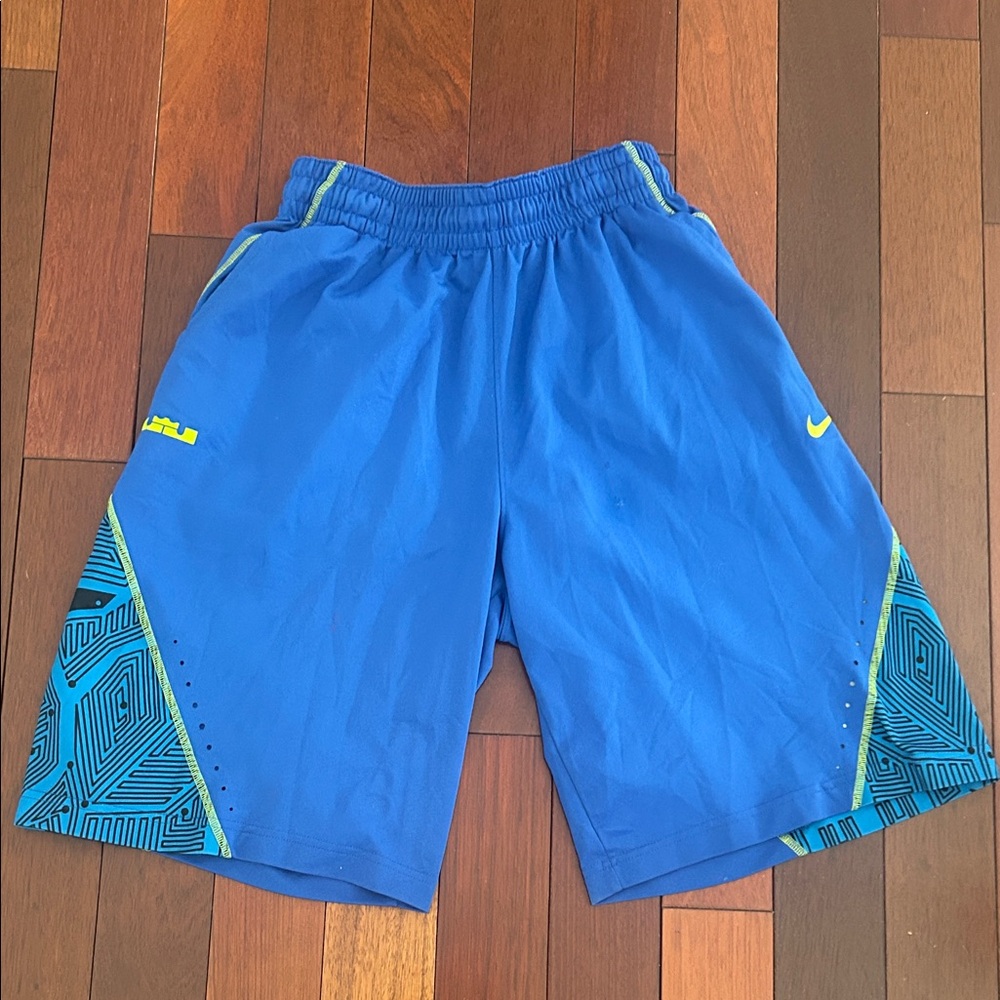 Nike Men's Blue and Green Patterned Athletic Shorts